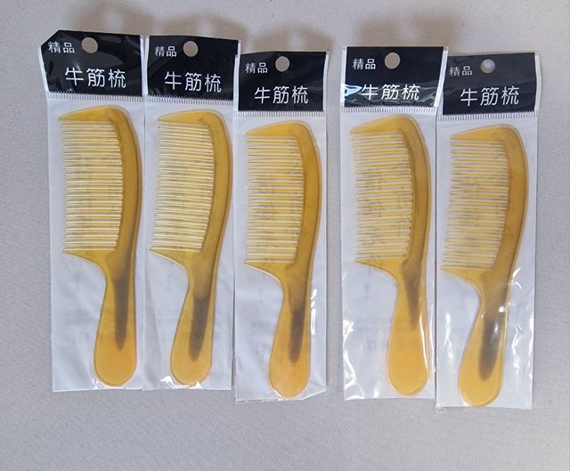 5 peines de China nuevos