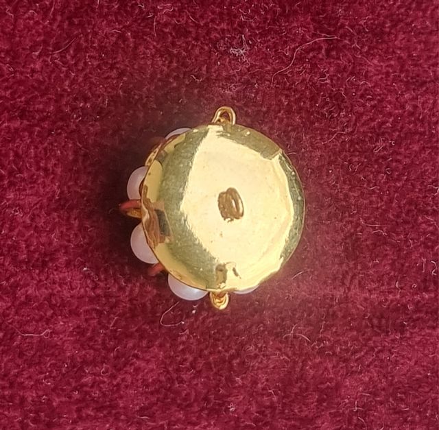 Lotto bottoni vintage in metallo e perle