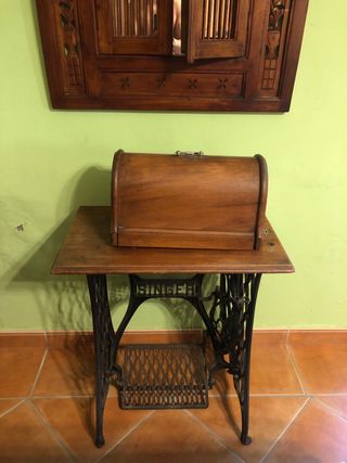 Maquina de coser singer