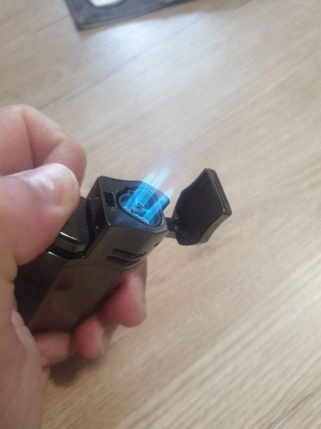 Accendino accendisigari Honest