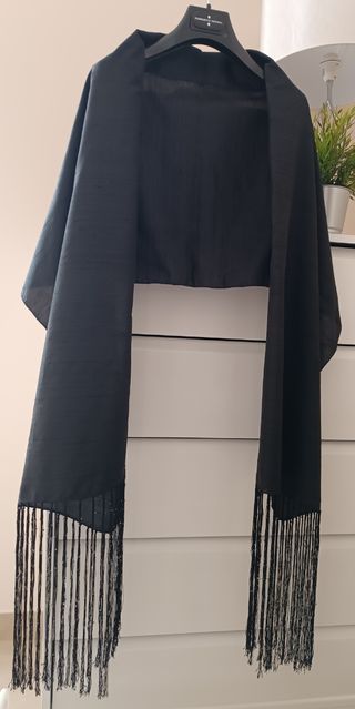 Chal de seda negro