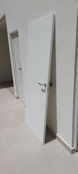 Puerta lacada blanca nueva sin uso!! A estrenar!