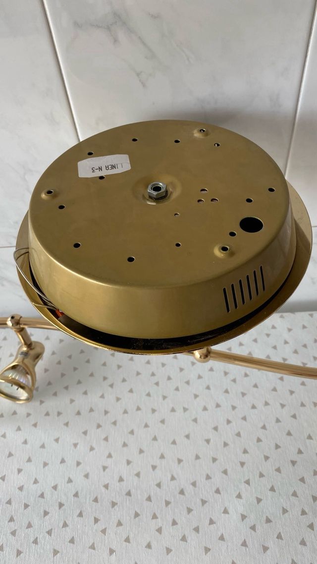 lampara de techo estructura dorada