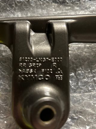 Agarradores traseros kymco