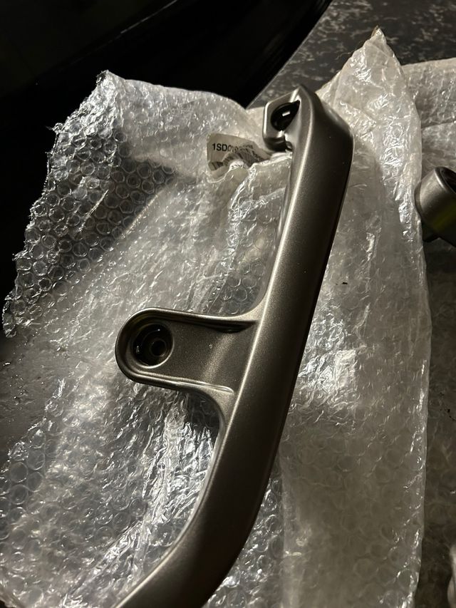 Agarradores traseros kymco