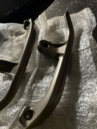 Agarradores traseros kymco