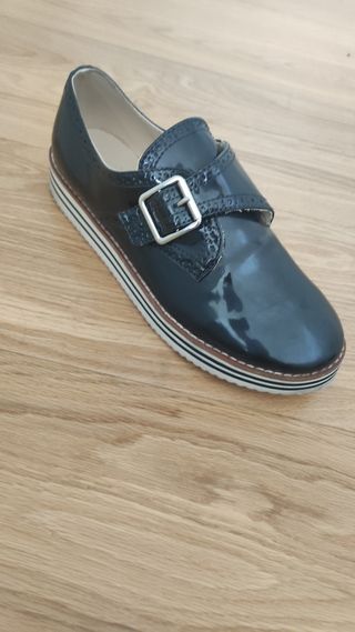 Zapatos planos azul marino acharolado