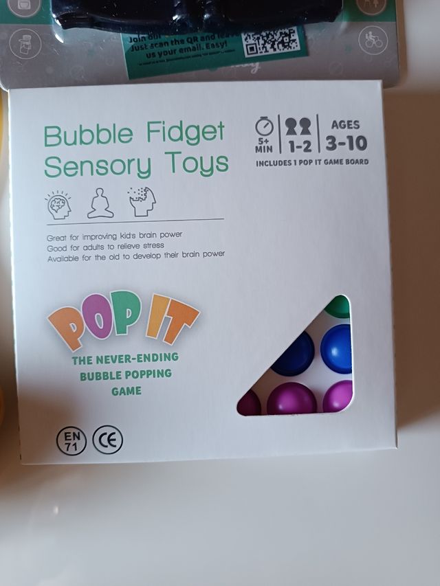 Baberoprecuchara hebilla y pop it