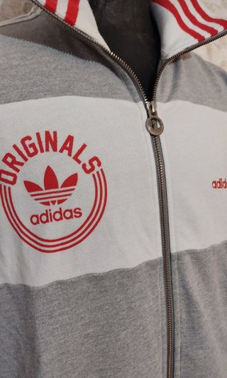 Chaqueta Adidas Originals talla M como nueva