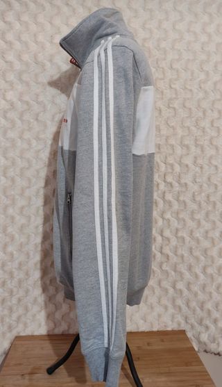 Chaqueta Adidas Originals talla M como nueva