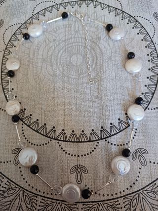 Collar de genuinas madreperlas bellamente diseñado