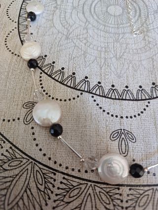 Collar de genuinas madreperlas bellamente diseñado