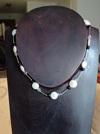 Collar de genuinas madreperlas bellamente diseñado