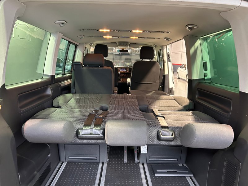 Volkswagen Multivan 2015, foto 32