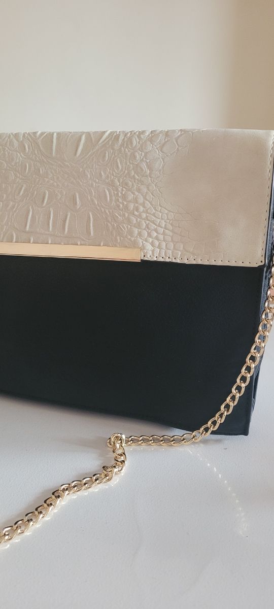 Bolso negro y blanco