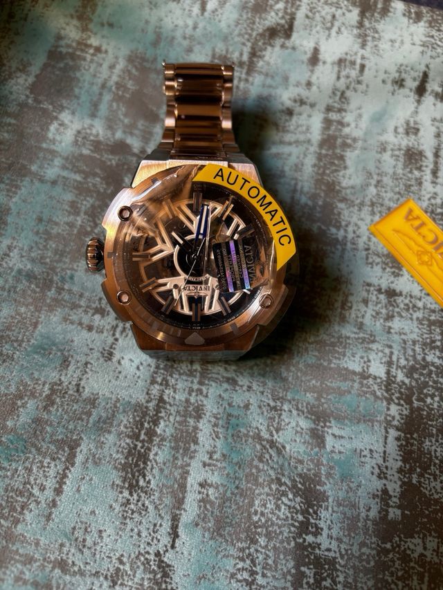 Invicta Bolt Modelo 29601 automático