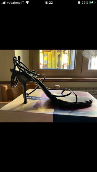 Sandali neri con tacco
