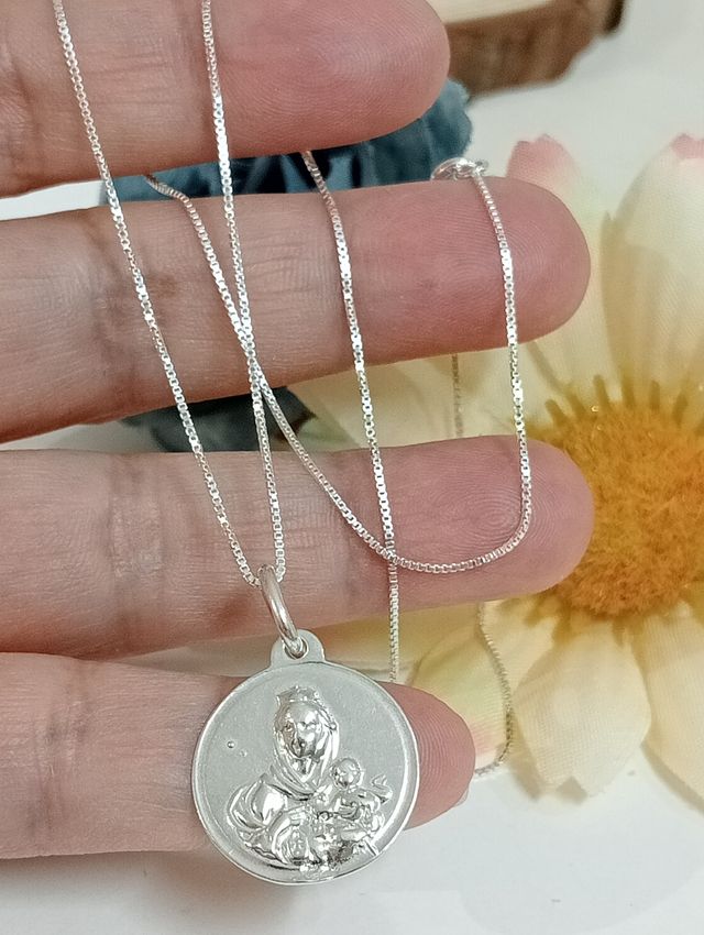 Cadena con Virgen del Carmen plata de ley
