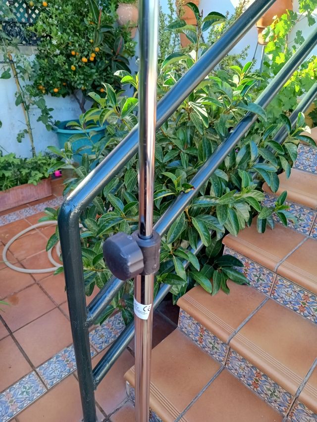 Soporte para suero con ruedas