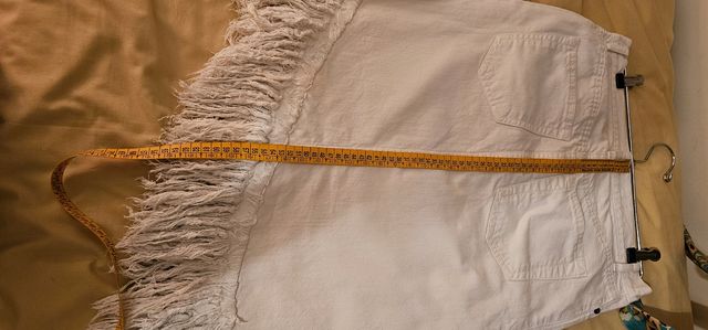 Falda vaquera con flecos