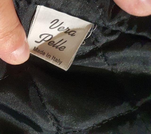 Giacca lunga in pelle nera stile "matrix"