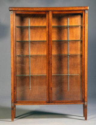 Vitrina estilo neoclásico