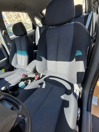 Hyundai Elantra 2004