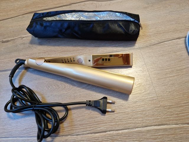 Plancha de pelo. Marca Twitline. Nueva