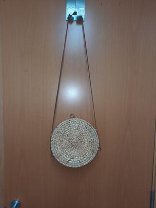 Bolso mimbre redondo zara