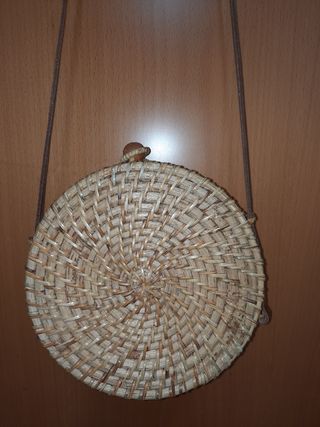 Bolso mimbre redondo zara