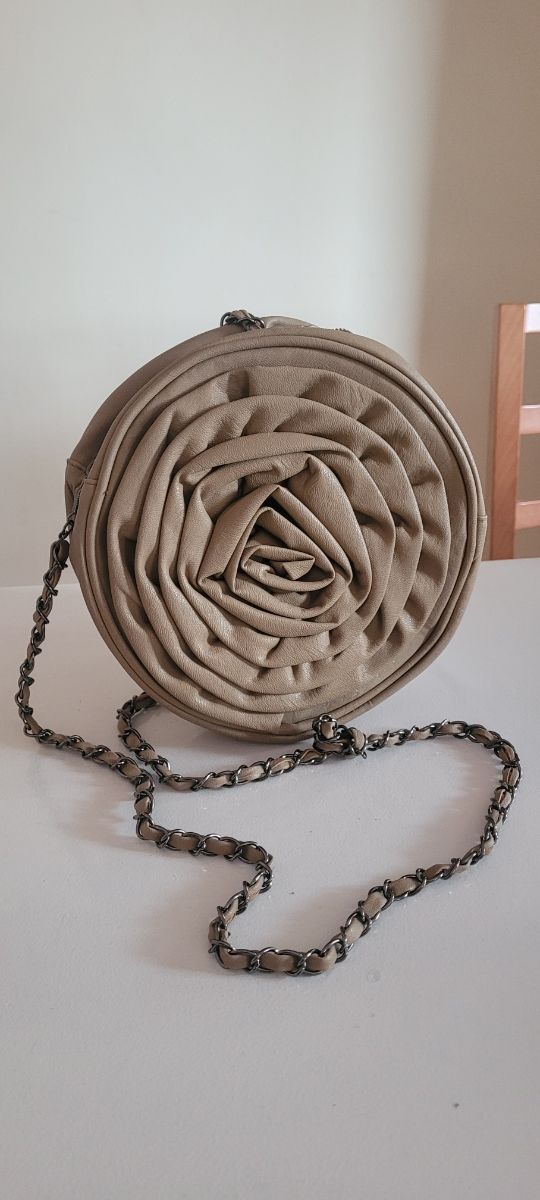 Bolso en forma de flor