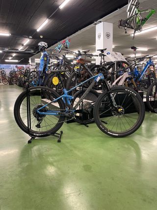 OFERTA 37% BICI MTB MONDRAKER F-PODIUM CARBON DC R