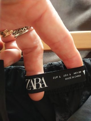 Pantalón parachute de Zara mujer