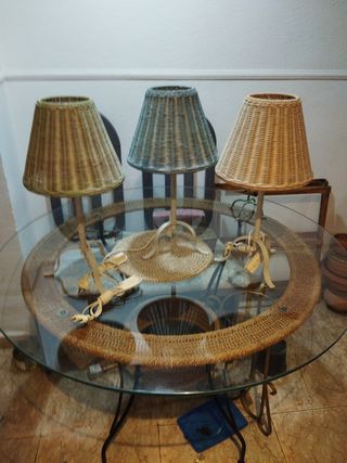 Lampara de pie de forja y ratán verde