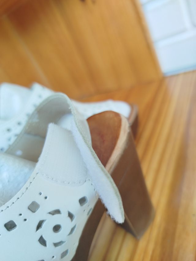 Sandalias piel blancas 36