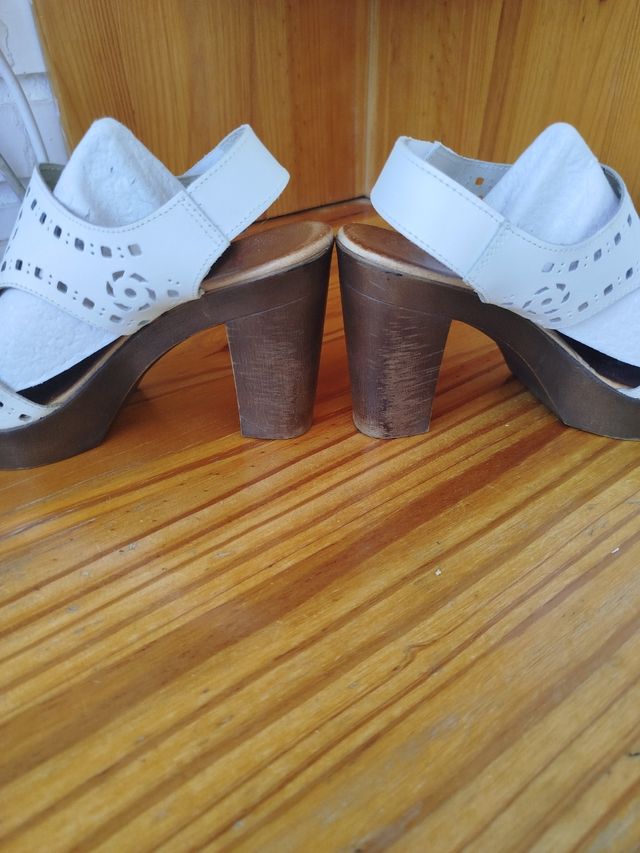 Sandalias piel blancas 36