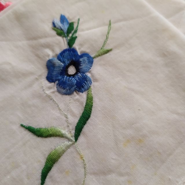 Pañuelos bordados antiguos