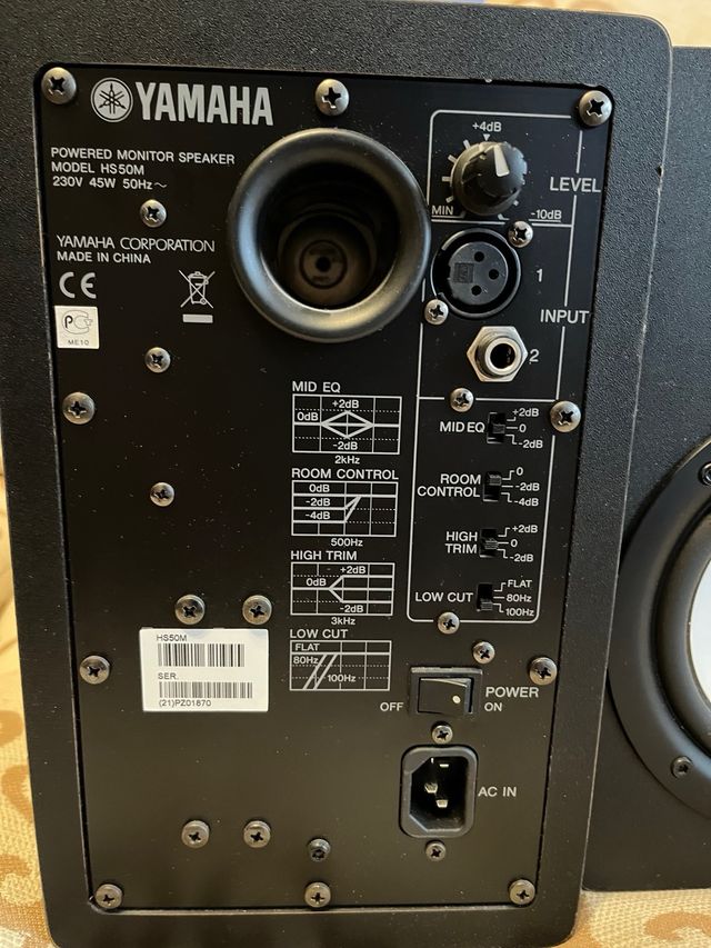 Altavoces autoamplificados yamaha HSM50