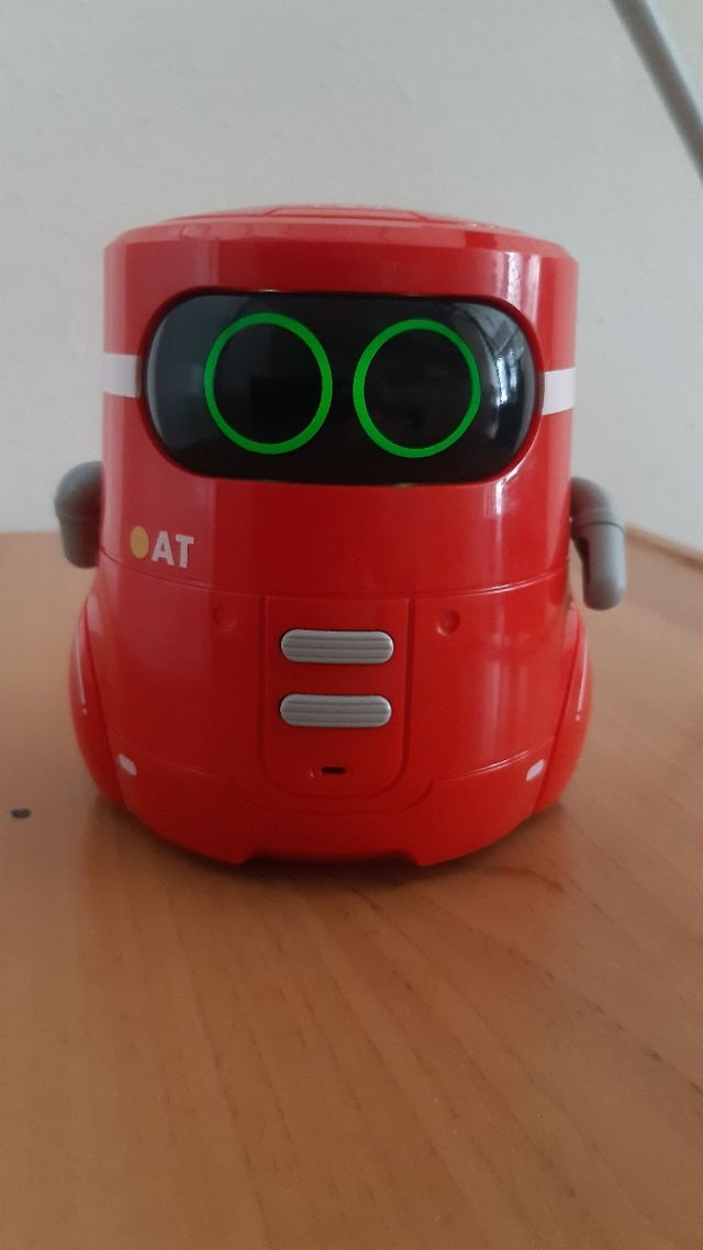 Whoami robot.