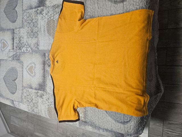 T-shirt adidas