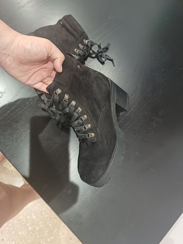 Botas mustang con etiqueta