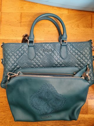 bolso y cartera desigual