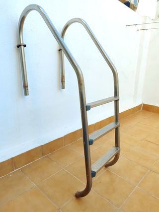 Escalera acero inoxidable piscina