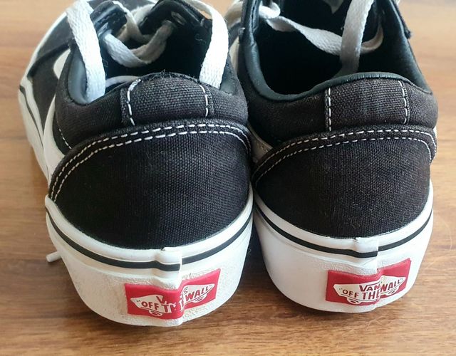 Zapatillas Vans infantil Talla 32.