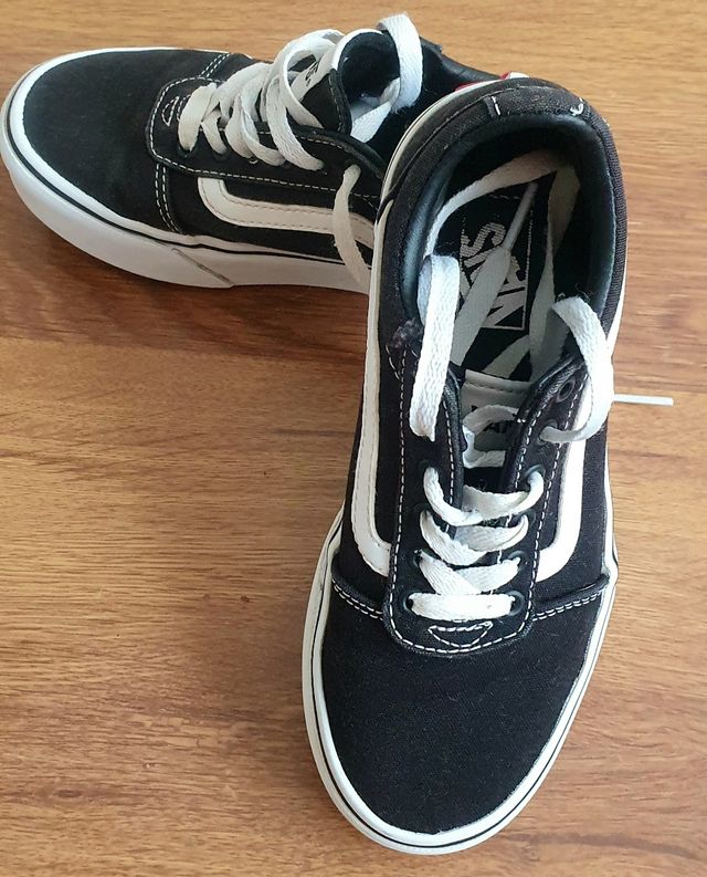 Zapatillas Vans infantil Talla 32.