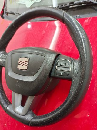 Volante León 2