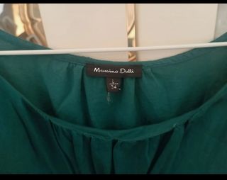 Top verde con pedrería.Massimo Dutti 