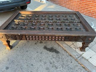 Mesa de madera maciza de diseño rustico 