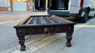 Mesa de madera maciza de diseño rustico 
