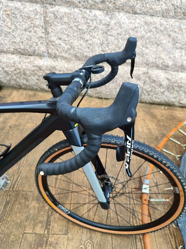 Bicicleta gravel o ciclocros Bmc urs one